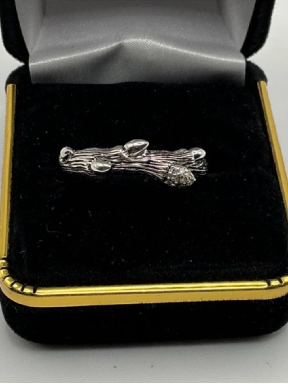 🩶 STEPHEN DWWCK 925 STERLING SILVER “FORTUNA” DIAMOND BRACH RING!
SIZE 7